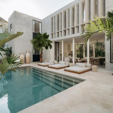 Villa Lev - Celebrated Architectural Designer Villa 툴룸 외부 사진