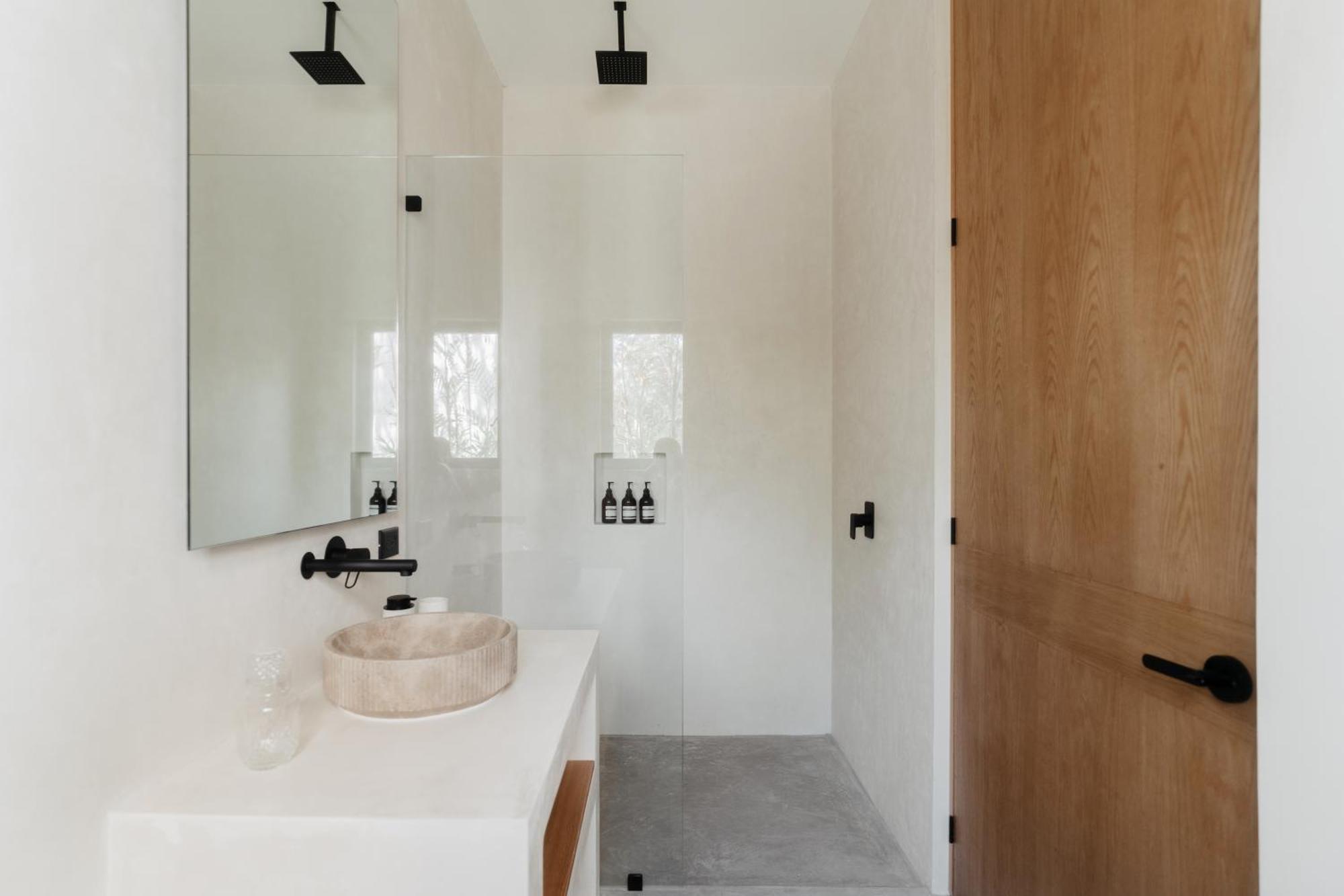 Villa Lev - Celebrated Architectural Designer Villa 툴룸 외부 사진
